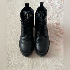 Dior boots 
Size 31
Excellent condition